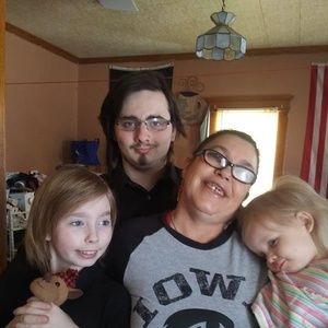 Meet your Posher, Debbie